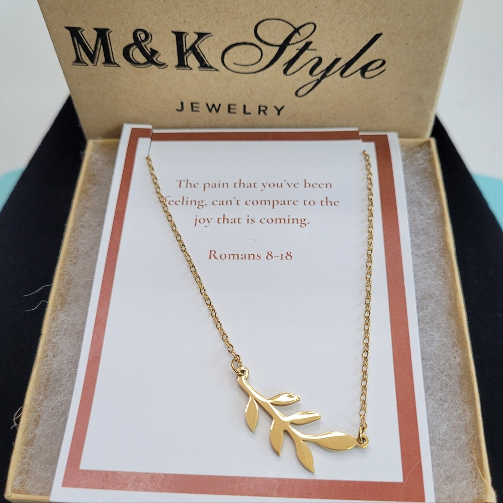 Gold Leaf Pendant Necklace